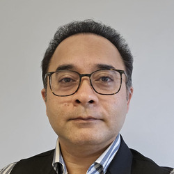 Dr Raman Sakhuja